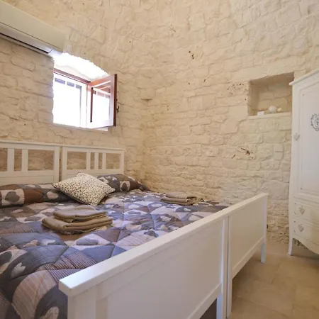 Trulli Petra Chiara 3* 洛科罗通多