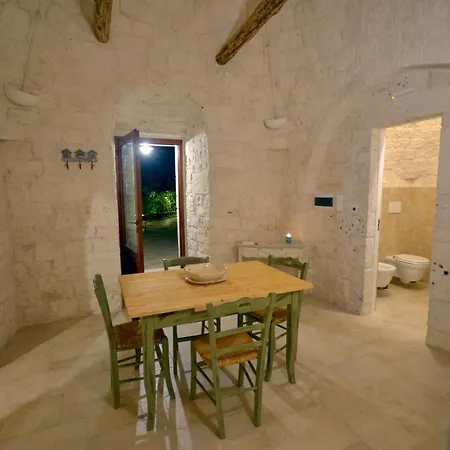 Couette-café Trulli Petra Chiara 3*