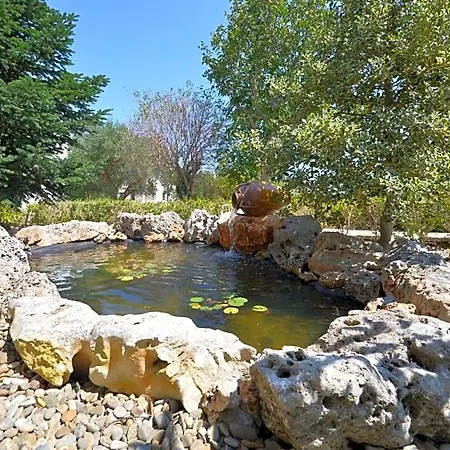 Bed & Breakfast Trulli Petra Chiara Locorotondo