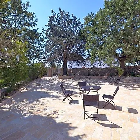 Bed & Breakfast Trulli Petra Chiara 3*