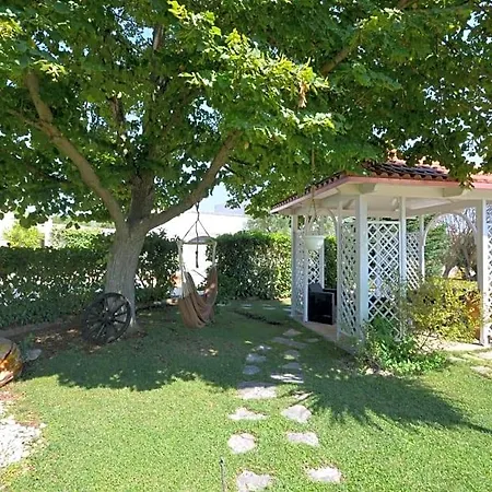 Bed & Breakfast Trulli Petra Chiara Locorotondo