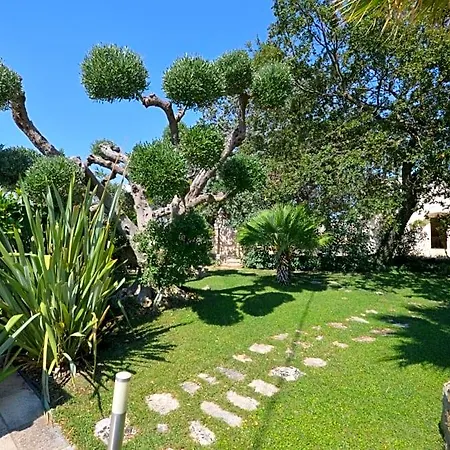 Trulli Petra Chiara Bed & Breakfast 3*