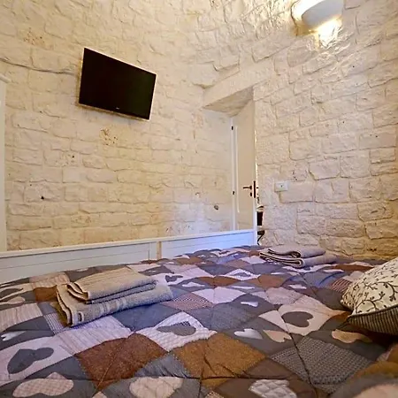 Trulli Petra Chiara Bed & Breakfast