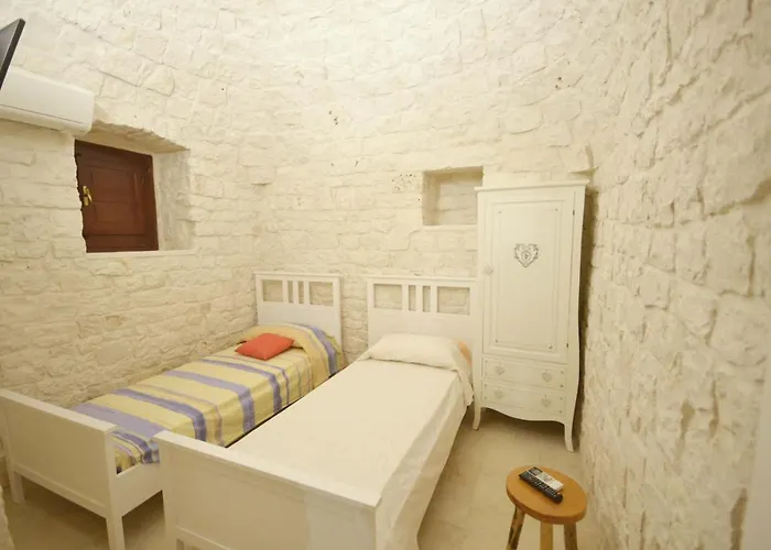 Trulli Petra Chiara Bed & Breakfast 3*