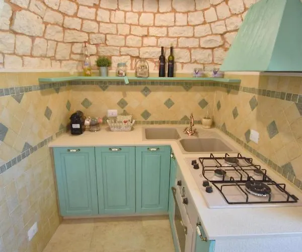 Bed & Breakfast Trulli Petra Chiara 3*